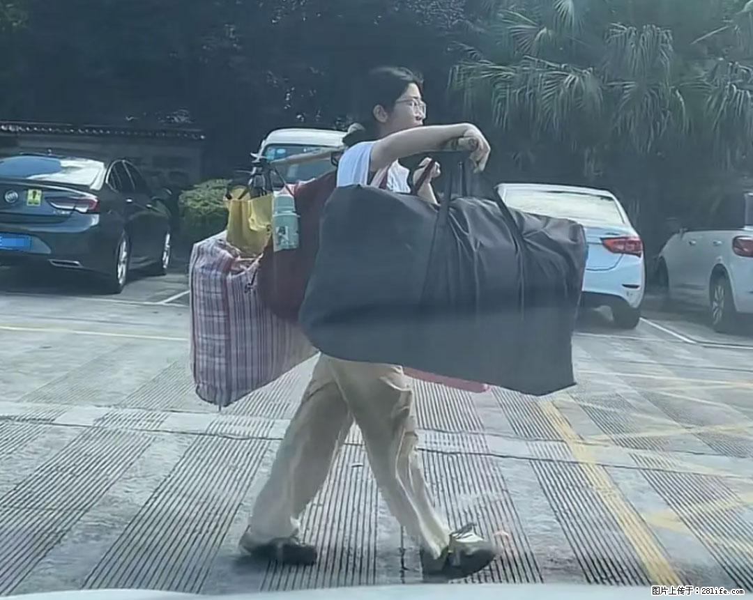 全网追的“扁担女孩”，找了一份暑假工，时薪12元 - 西双版纳生活资讯 - 西双版纳28生活网 bn.28life.net