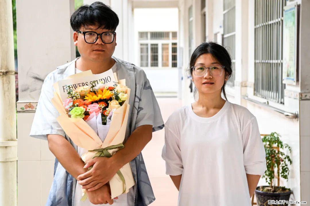 全网追的“扁担女孩”，找了一份暑假工，时薪12元 - 西双版纳生活资讯 - 西双版纳28生活网 bn.28life.net